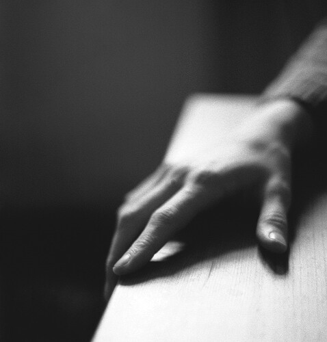 hand-g6bf4da1df_1280