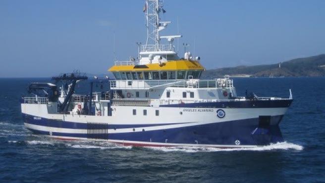 buque-de-investigacion-oceanografica-y-pesquera-angeles-alvarino